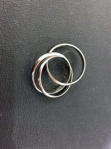 大吉円山公園店がお客様の貴金属（プラチナ他）をお買取いたします。