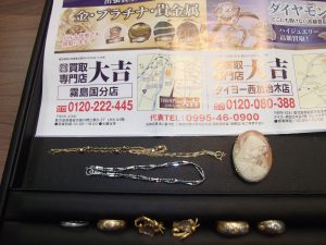 貴金属買取は姶良市・買取専門店大吉タイヨー西加治木店でございます。壊れた貴金属からジュエリー査定までしっかり出来るのが強みなんですね。