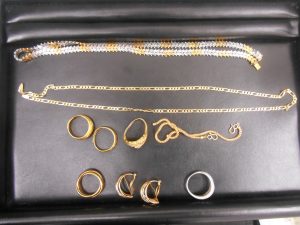 遺品整理は、買取専門店　大吉　JR八尾店へ！遺品整理の貴金属をJR八尾店でお買取させて頂きました。八尾、志紀、恩智、布施、平野、柏原。