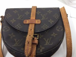 ヴィトンのショルダーバッグを買取致しました。「大吉 西尾店」です。