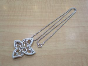 K18ホワイトゴールドのペンダントネックレスをお買取いたしました!!買取専門店大吉松江店