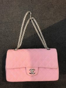 シャネルの売りたい時は、堺市西区にある大吉イオンタウン諏訪の森店へ!