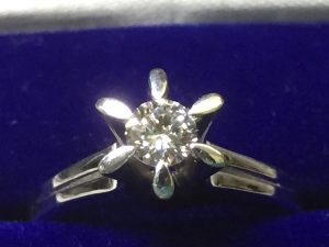 Pm900 プラチナダイヤモンドリング 0.26キャラット