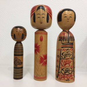 こけしの買取もしている大吉パラディ学園前店です!