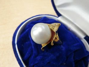 K18YG×大玉15㎜パール・真珠　ダイヤ0.10ct付き　デザインリング