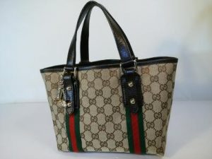 大吉本八幡店、グッチトートバックをお買取り致しました。
