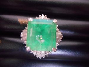 宝石の高価買取なら堺市の大吉イオンタウン諏訪の森店へ。