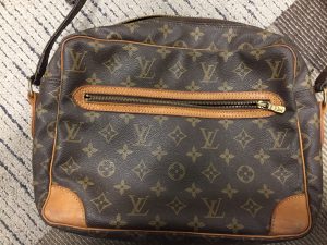 古くなったブランドも大丈夫です！買取専門店大吉フレンドマート宇治店です！