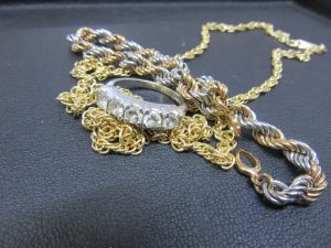 貴金属の買取に力を入れております!大吉羽曳野店