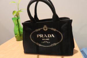可愛いお嬢様からのお買取でした プラダのカナパです。 