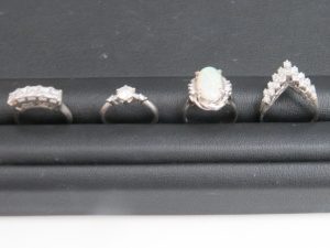 本日は貴金属プラチナリングをお持ち頂きました。