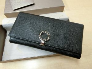 BVLGARI・ブルガリ 35939 ロゴクリップ ブラック レザー二つ折り メンズ長財布