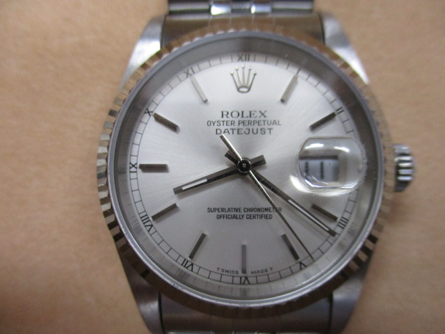 ロレックス高価買取致します。奈良線生駒駅からすぐの買取専門店大吉グリーンヒルいこま店です。