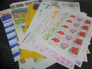 190519記念切手シートもバラ切手も　大吉大橋店へ。