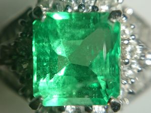 エメラルドのリングをお買取り致しました♪大吉ミレニアシティ岩出店です!エメラルドのリングをお買取り致しました♪大吉ミレニアシティ岩出店です!