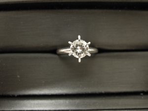 一粒 ダイヤ 大吉今里店