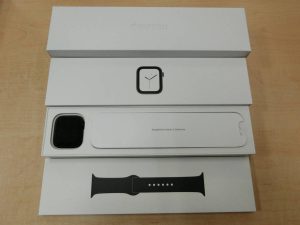 Apple Watch SERIES 4 GPSモデル 44mm スペースグレイ アルミニウム ブラック スポーツバンド MU6D2J A A1978