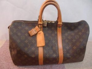 大吉本八幡店、ルイヴィトンのバックをお買取り致しました。