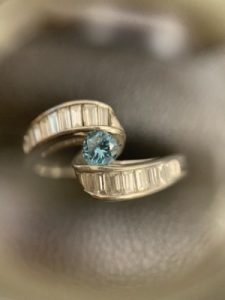 ダイヤの買取は大吉国立店にお任せ下さい。