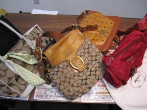 ブランド品は多岐に渡って得意!ヴィヴィアン!コーチ!MCM!プラダ!しっかり買取!いつもの店から姶良市・買取専門店大吉タイヨー西加治木店へ変更されるお客様急増中です!