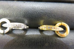 お洒落で素敵な人かお洒落で素敵なジュエリーのお買取の買取専門店大吉東急プラザ新長田店です。