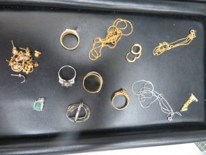 本日は貴金属ネックレス、リング、ピアスをお持ち頂きました。