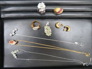 本日は貴金属リング・ネックレスをお持ち頂きました。