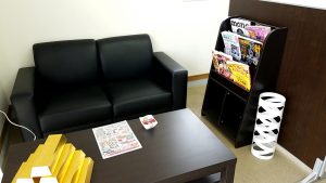 八戸店　待合室