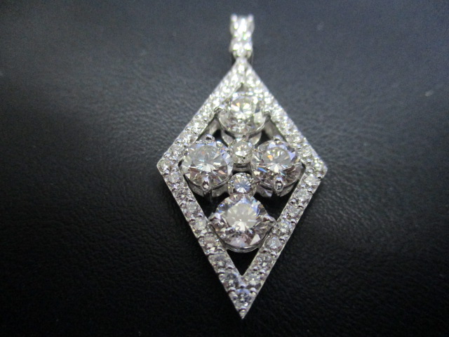 ダイヤモンド高価買取致します。奈良線生駒駅からすぐの買取専門店大吉グリーンヒルいこま店です。