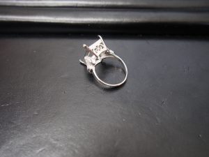 14金ホワイトゴールドの指輪をお買取りしました大吉大船店です。