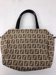 豊田駅の皆様‼FENDIのバッグを売るなら買取専門店大吉イオンモール多摩平の森店へ!!