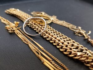 貴金属　プラチナ　ジュエリー　アクセサリー　宝飾品　買取　買い取り　東京　江戸川区　葛西