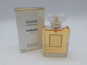 香水売るなら買取専門店大吉イオンスタイル大津京店にお任せ下さい!