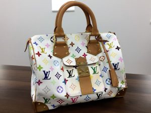 買取専門店大吉円山公園店がお客様のブランド品をしっかり査定します! (1)