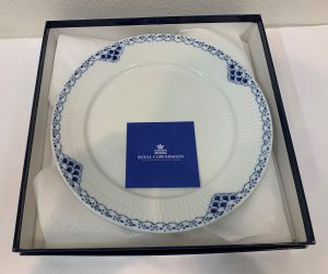 大吉イオン宇品店ならブランド食器も買取出来ます。