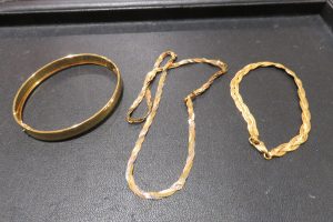 金をはじめ貴金属の売りの タイミングです。