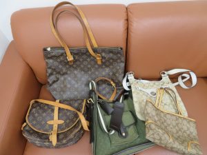本日はブランドバックをお買取りさせて頂きました。