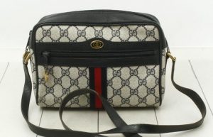 グッチ　ショルダーバッグ