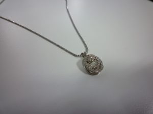 メレダイヤのネックレスをお買取り致しました大吉鶴見店です。