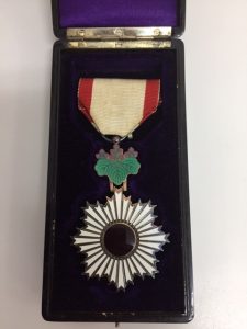 勲章を売るなら池田駅近くの買取専門店大吉 池田店にお持込みください!!