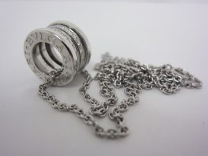 大吉本八幡店、ブルガリをお買取り致しました。