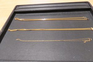 毎日のように金の話題がはずんでいます 買取専門店大吉東急プラザ新長田店です。