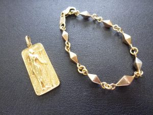 金のアクセサリー高価買取いたします。買取専門店大吉ゆめタウン中津店です。