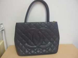 シャネル キャビアスキン ショートトートバッグ