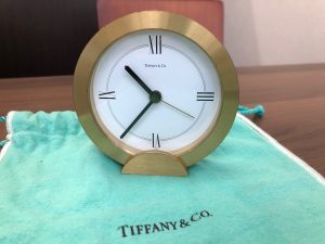 TIFFANY&Co. ゴールド クォーツ 置時計 テーブルクロック1