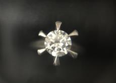 中野区周辺で縦爪のダイヤを売るなら買取専門店大吉中野店へ!!