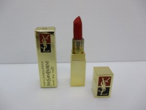 コスメ高価買取致します。奈良線生駒駅からすぐの買取専門店大吉グリーンヒルいこま店です。