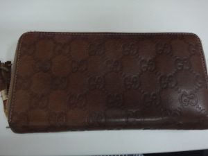 大吉調布店で買取したグッチのサイフ