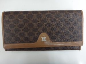 大吉調布店で買取したセリーヌの財布