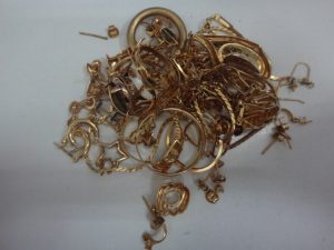 大吉調布店で買取した金のアクセサリー